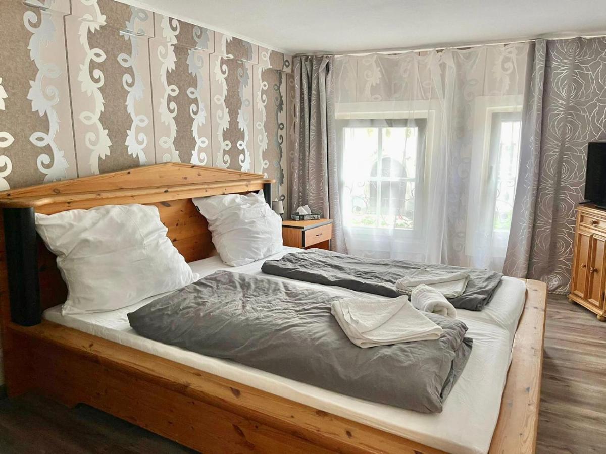 The Burgklause Boutique Hotel Линц ам Рейн Екстериор снимка