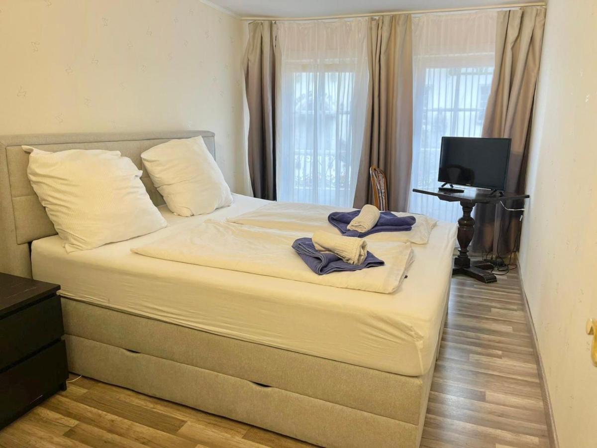 The Burgklause Boutique Hotel Линц ам Рейн Екстериор снимка