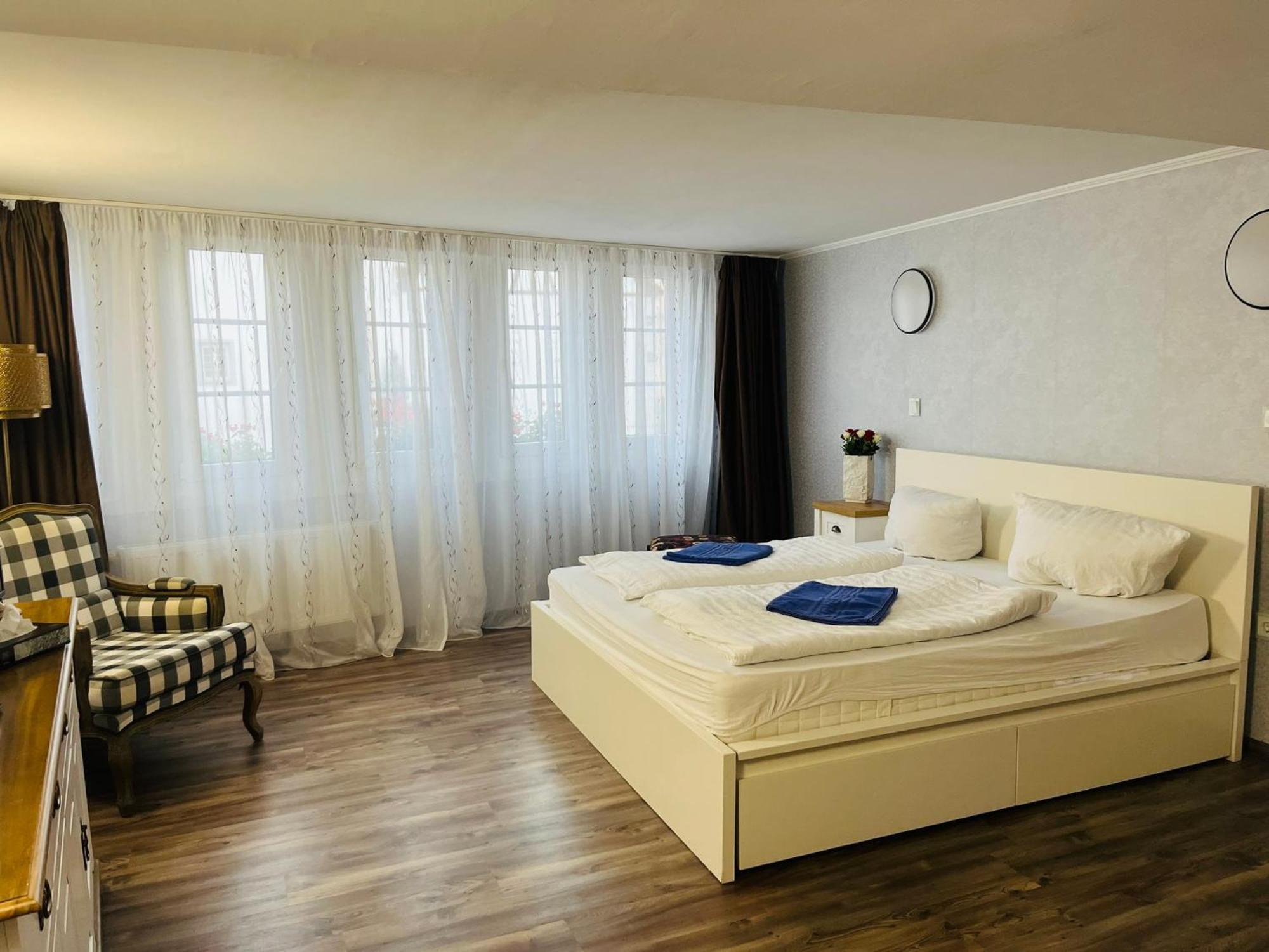 The Burgklause Boutique Hotel Линц ам Рейн Екстериор снимка